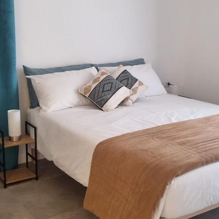 Anthias Rooms Affittacamere Porto San Paolo  Exterior photo